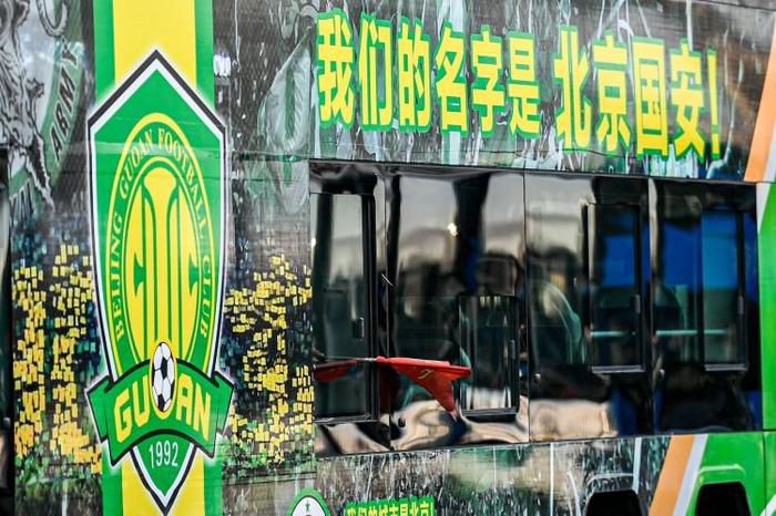 但在一对一面对马丁内利、萨卡和热苏斯这些出色前锋的时候，他们的防守方式令人难以置信。